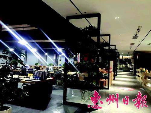 華寧裝飾內(nèi)景。 