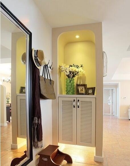 功能強大的入戶門正對玄關(guān)設(shè)計