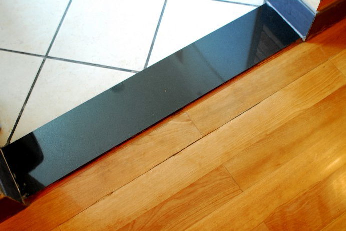 為啥老外不裝門檻石？裝修師傅告訴你到底有無(wú)必要