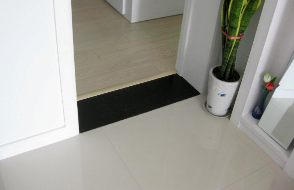 為啥老外不裝門檻石？裝修師傅告訴你到底有無(wú)必要