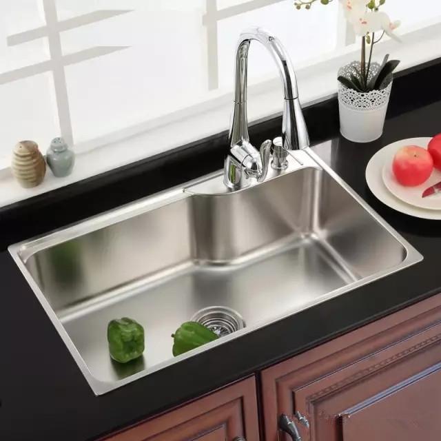 廚房水槽用臺上盆還是臺下盆？我家就后悔看遲了！