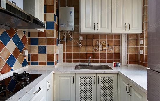 空間不夠，我想把陽(yáng)臺(tái)改成廚房，聽(tīng)?zhēng)煾嫡f(shuō)要滿(mǎn)足這三項(xiàng)才行！