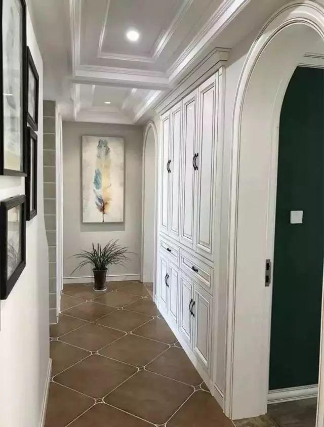 走廊盡頭這樣裝 真漂亮！