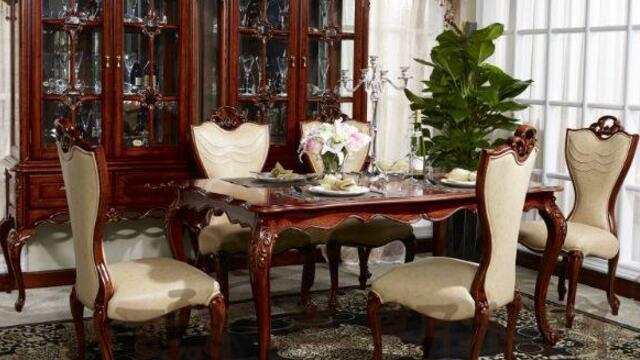 別讓餐桌毀掉家中運(yùn)勢(shì)，這樣擺放離破產(chǎn)就不遠(yuǎn)了！