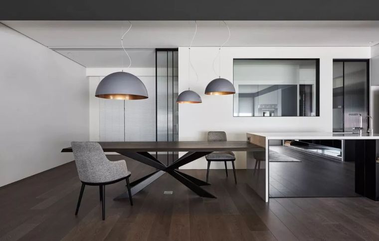 撞色高級灰，設計師的一劑春藥！_22