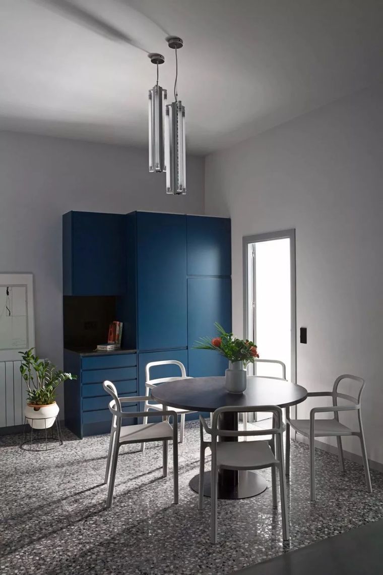 撞色高級灰，設計師的一劑春藥！_47