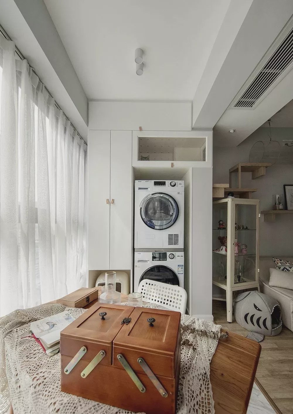 為什么越來越多人在陽臺裝洗衣柜？看完你秒懂