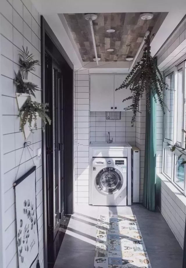 為什么越來越多人在陽臺裝洗衣柜？看完你秒懂