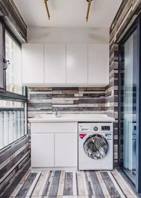 為什么越來越多人在陽臺裝洗衣柜？看完你秒懂