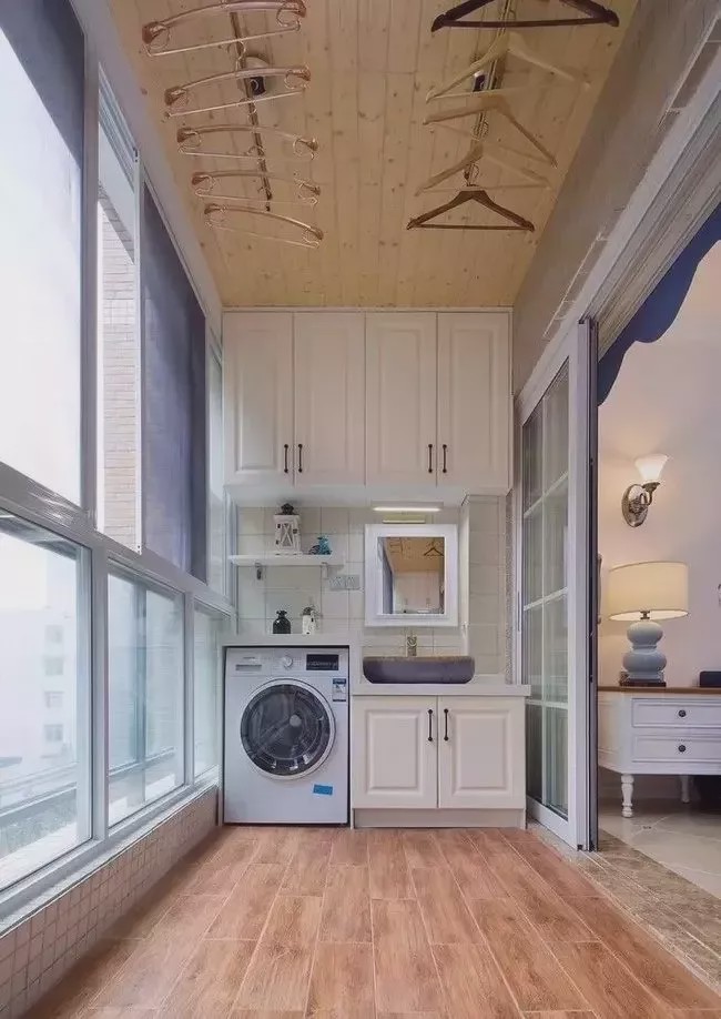 為什么越來越多人在陽臺裝洗衣柜？看完你秒懂