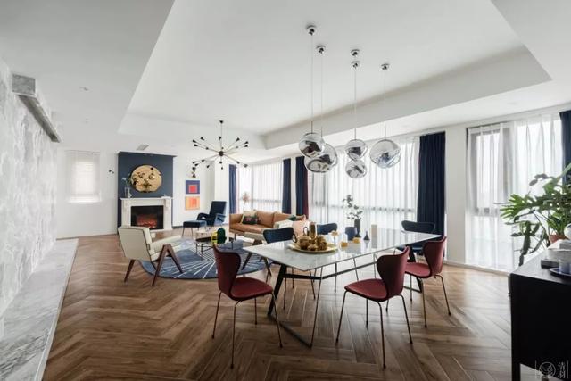 點(diǎn)擊進(jìn)入看圖評(píng)論